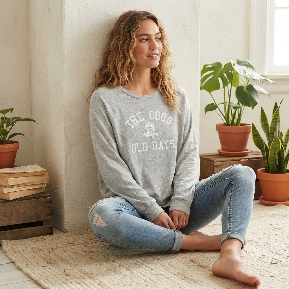 Aerie Womens Top XS Gray Long Sleeve Graphic Raglan Rose Oversized Loungewear